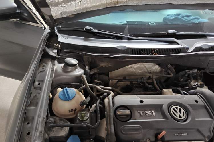 Used Volkswagen Bora 2011 1.4T Automatic Comfort Model Engine Bay Right