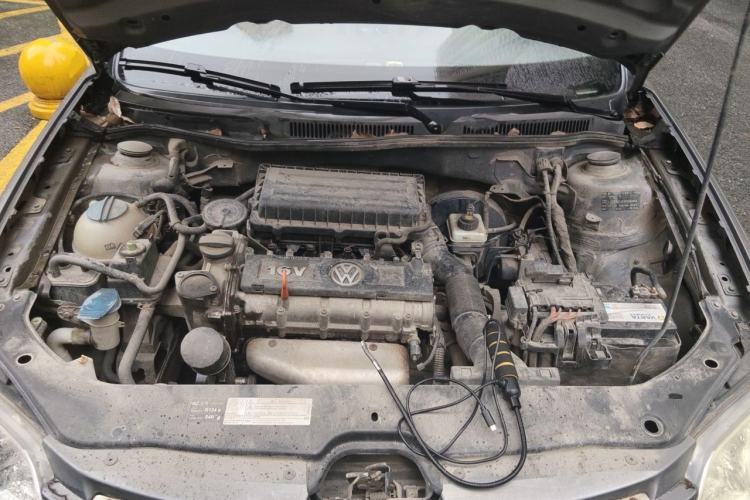 Used Volkswagen Bora 2011 1.6L Manual Fashion Edition Engine Bay