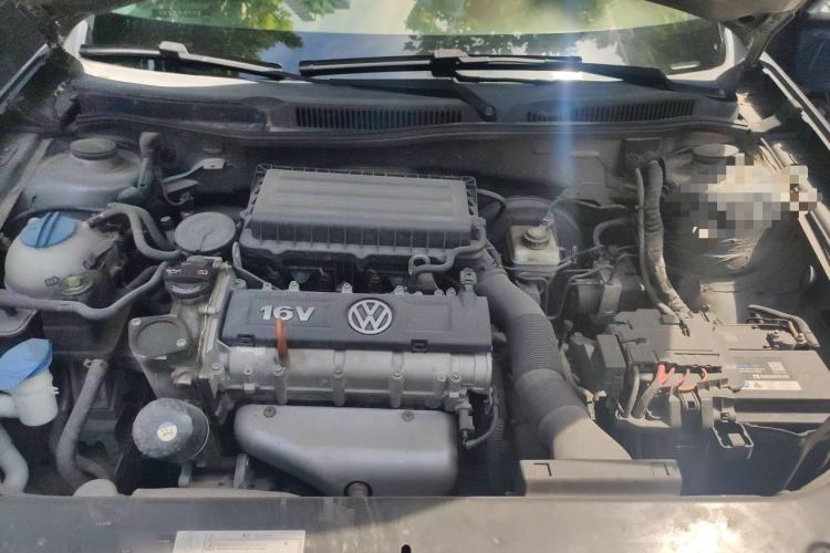 Used Volkswagen Bora 2011 1.6L Automatic Fashion Edition Engine Bay