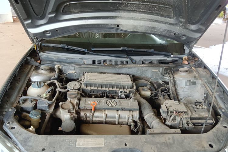 Used Volkswagen Bora 2011 1.6L Manual Fashion Edition Engine Bay