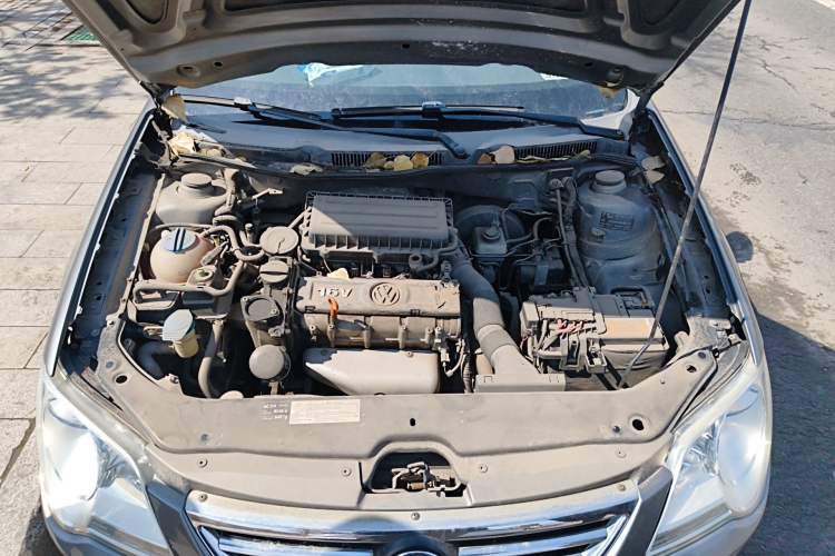 Used Volkswagen Bora 2011 1.6L Manual Fashion Edition Engine Bay