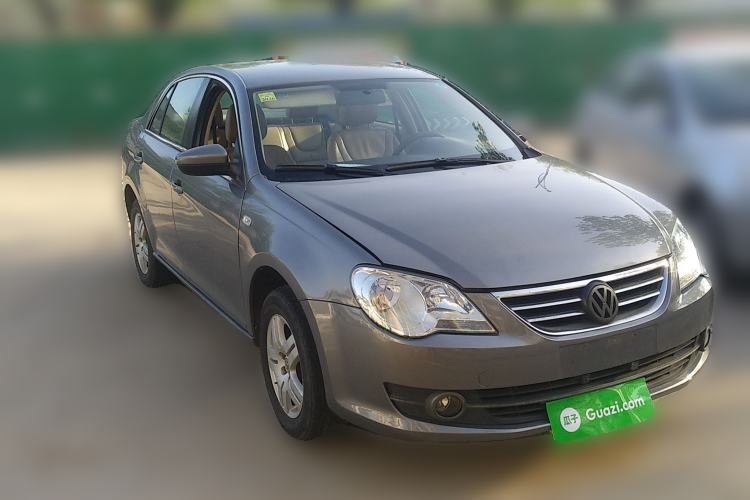 Used Volkswagen Bora 2011 1.6L Automatic Fashion Edition Front Right 45 Deg