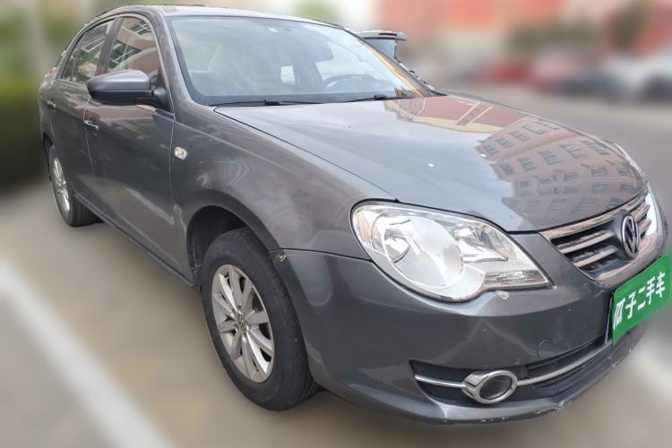 Used Volkswagen Bora 2011 1.6L Manual Comfort Version Front Right 45 Deg
