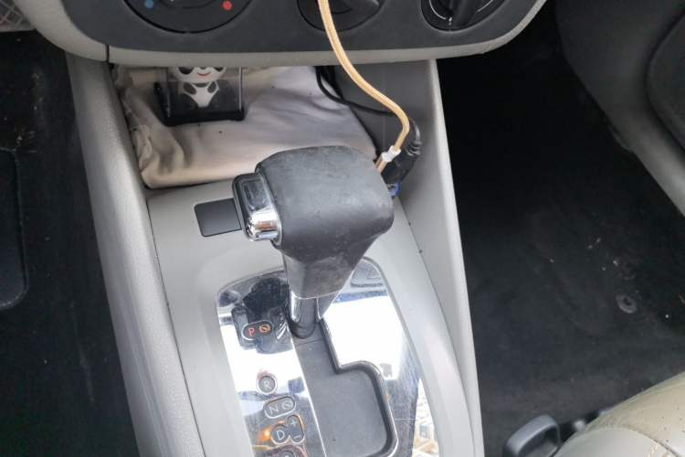 Used Volkswagen Bora 2011 1.6L Automatic Comfort Model Gear Lever