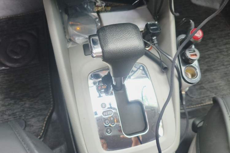 Used Volkswagen Bora 2011 1.6L Automatic Fashion Edition Gear Lever