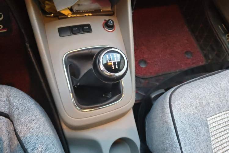 Used Volkswagen Bora 2011 1.6L Manual Comfort Version Gear Lever