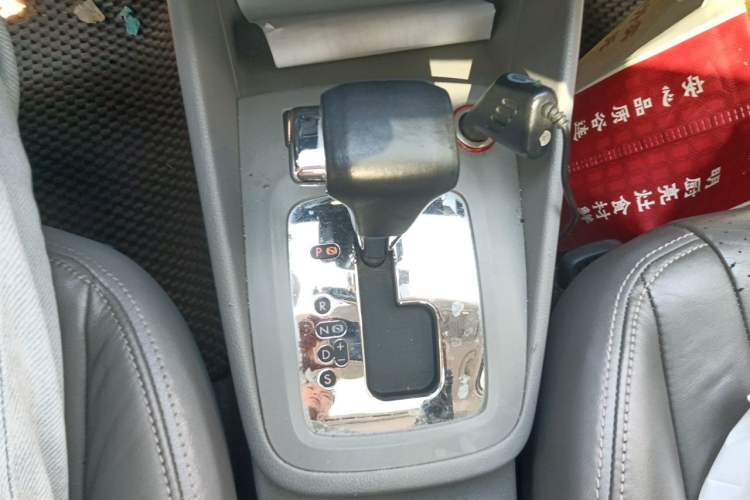 Used Volkswagen Bora 2011 1.6L Automatic Comfort Model Gear Lever