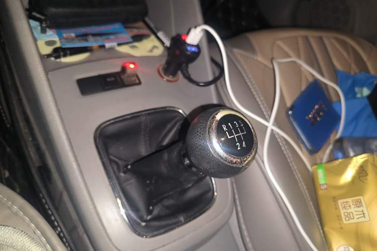 Used Volkswagen Bora 2011 1.6L Manual Fashion Edition Gear Lever