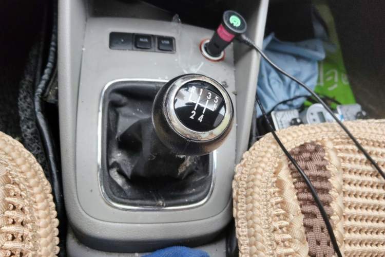 Used Volkswagen Bora 2011 1.6L Manual Fashion Edition Gear Lever
