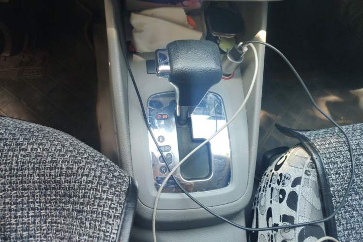 Used Volkswagen Bora 2011 1.6L Automatic Fashion Edition Gear Lever