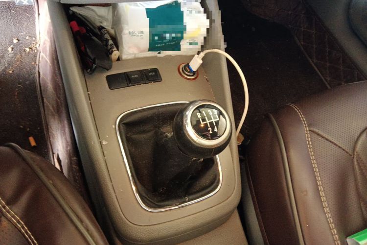 Used Volkswagen Bora 2011 1.6L Manual Fashion Edition Gear Lever