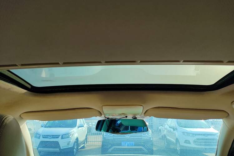 Used Volkswagen Bora 2011 1.6L Automatic Comfort Model Headliner