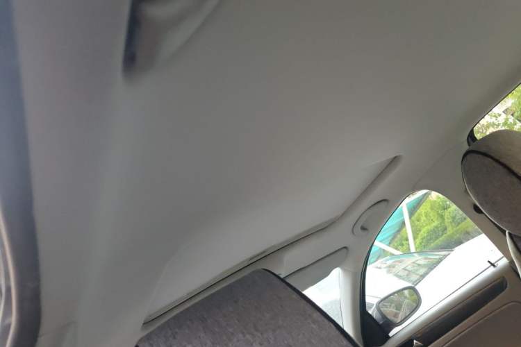 Used Volkswagen Bora 2011 1.6L Manual Comfort Version Headliner