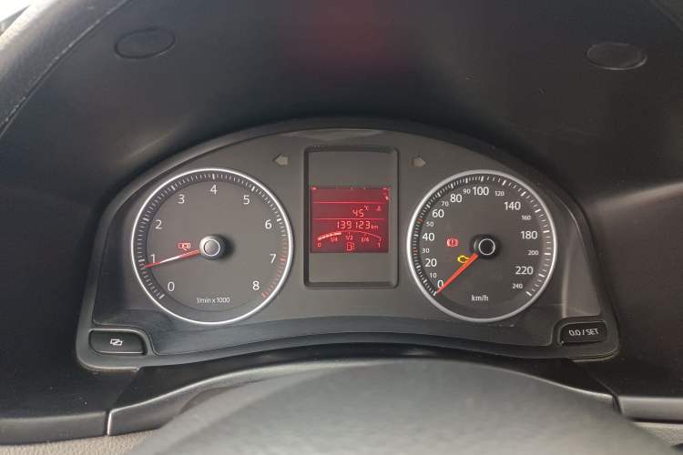 Used Volkswagen Bora 2011 1.6L Manual Fashion Edition Instrument Cluster