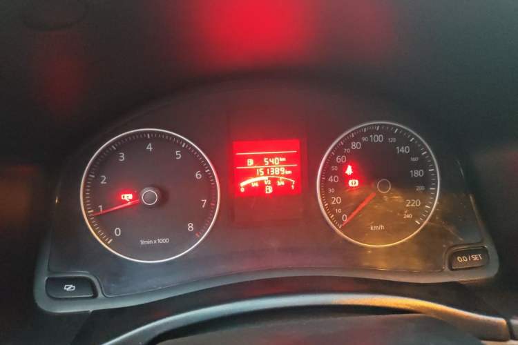 Used Volkswagen Bora 2011 1.6L Manual Comfort Version Instrument Cluster