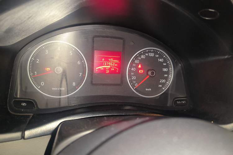 Used Volkswagen Bora 2011 1.6L Manual Fashion Edition Instrument Cluster