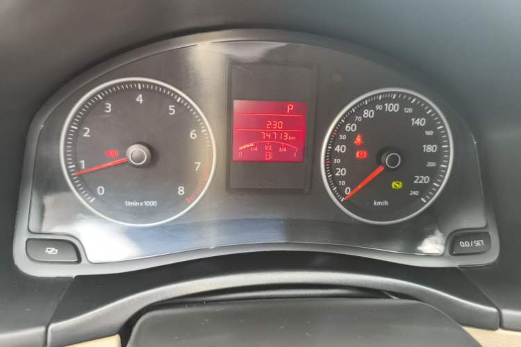 Used Volkswagen Bora 2011 1.6L Automatic Fashion Edition Instrument Cluster