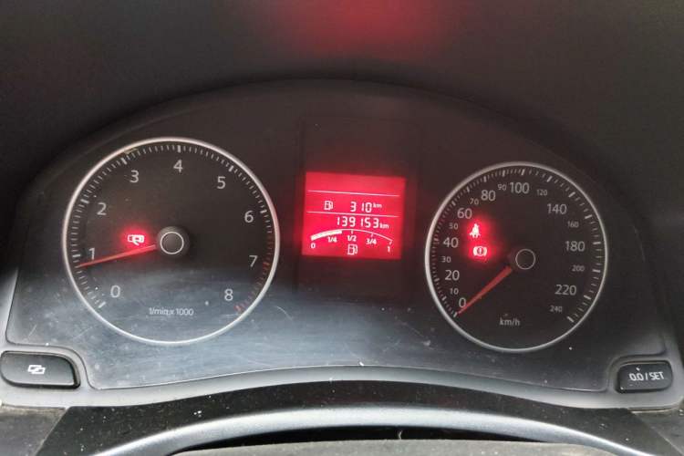Used Volkswagen Bora 2011 1.6L Manual Fashion Edition Instrument Cluster
