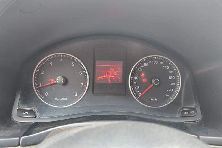 Used Volkswagen Bora 2011 1.6L Manual Comfort Version Instrument Cluster