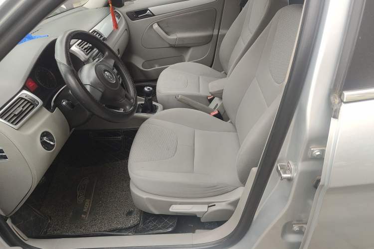 Used Volkswagen Bora 2011 1.6L Manual Fashion Edition Left Front Seat