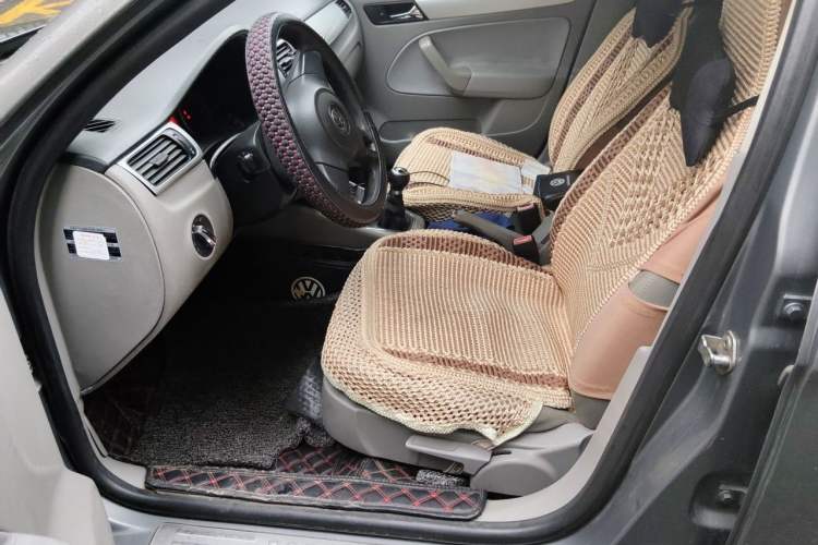 Used Volkswagen Bora 2011 1.6L Manual Fashion Edition Left Front Seat
