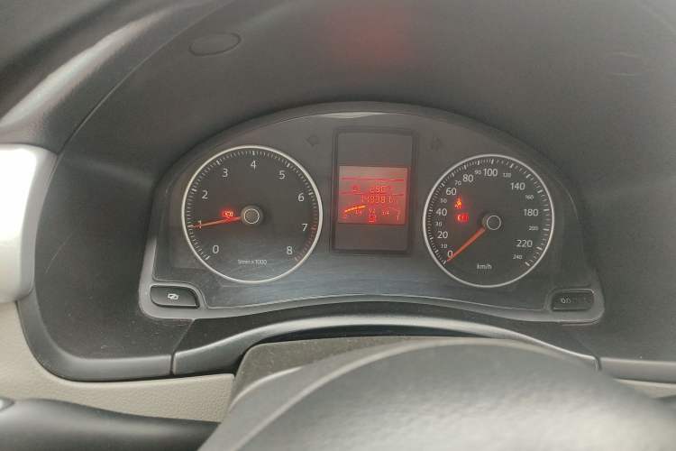 Used Volkswagen Bora 2011 1.6L Manual Fashion Edition Odometer Close Up