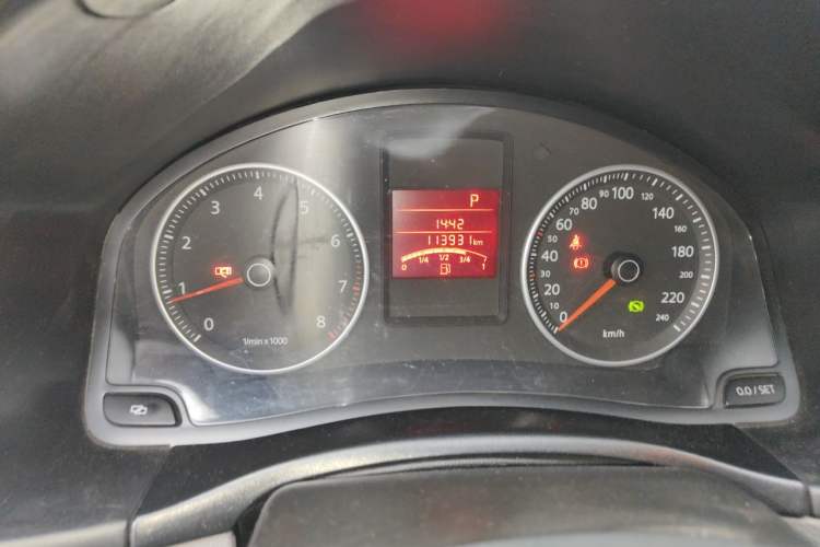 Used Volkswagen Bora 2011 1.6L Automatic Fashion Edition Odometer Close Up