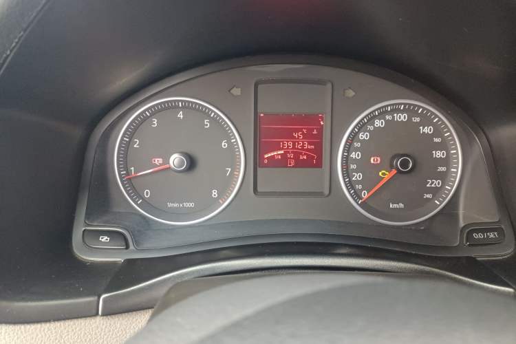 Used Volkswagen Bora 2011 1.6L Manual Fashion Edition Odometer Close Up