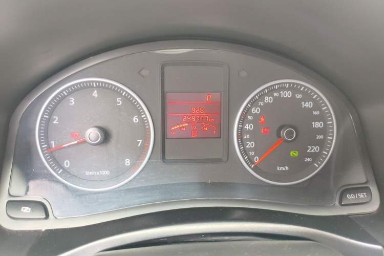 Used Volkswagen Bora 2011 1.6L Automatic Fashion Edition Odometer Close Up