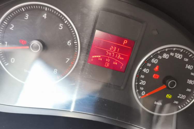 Used Volkswagen Bora 2011 1.6L Automatic Fashion Edition Odometer Close Up