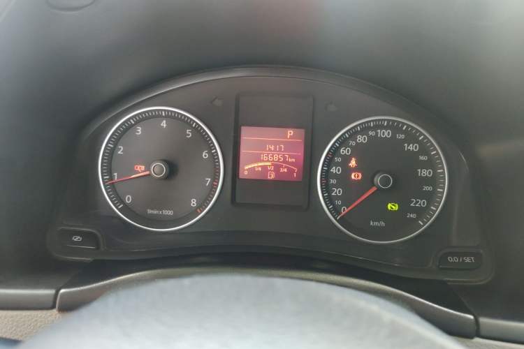 Used Volkswagen Bora 2011 1.6L Automatic Fashion Edition Odometer Close Up