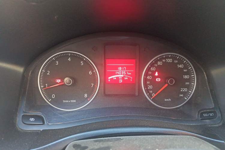 Used Volkswagen Bora 2011 1.6L Manual Fashion Edition Odometer Close Up