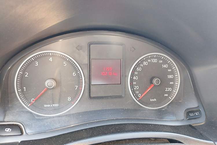 Used Volkswagen Bora 2011 1.6L Manual Fashion Edition Odometer Close Up