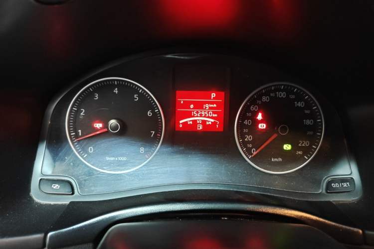 Used Volkswagen Bora 2011 1.4T Automatic Comfort Model Odometer Close Up