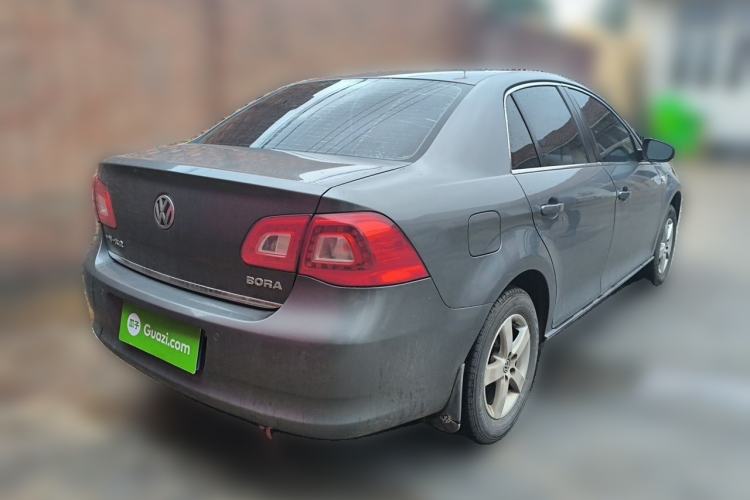 Used Volkswagen Bora 2011 1.6L Manual Comfort Version Rear Right 45 Deg