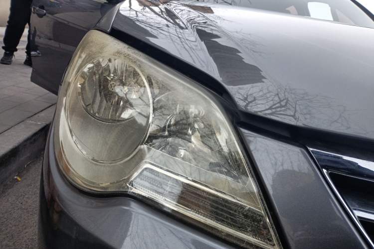 Used Volkswagen Bora 2011 1.6L Manual Fashion Edition Right Front Headlight