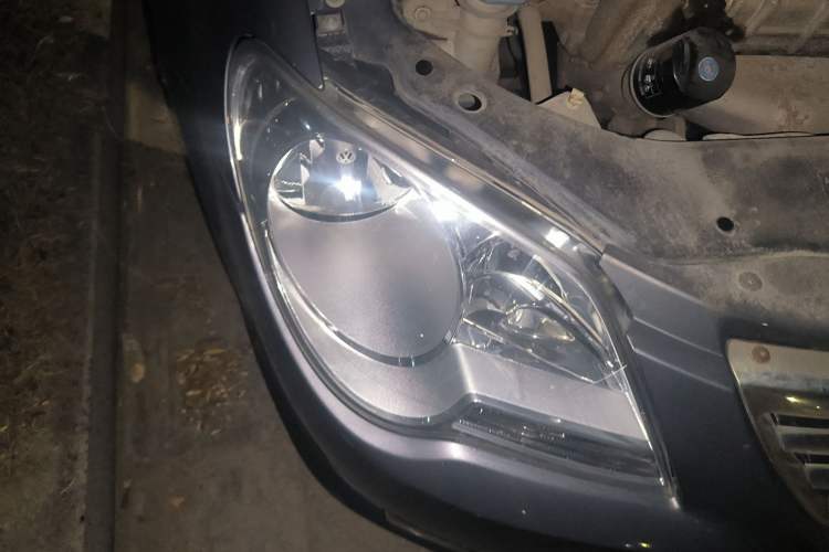 Used Volkswagen Bora 2011 1.6L Manual Fashion Edition Right Front Headlight