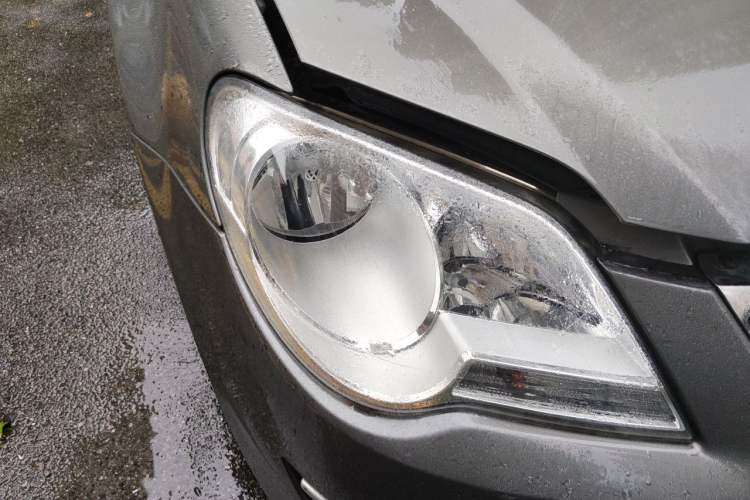 Used Volkswagen Bora 2011 1.6L Manual Fashion Edition Right Front Headlight