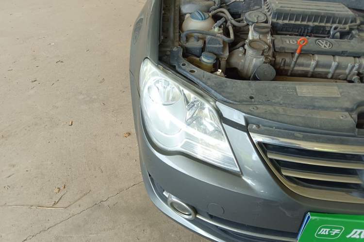 Used Volkswagen Bora 2011 1.6L Manual Fashion Edition Right Front Headlight