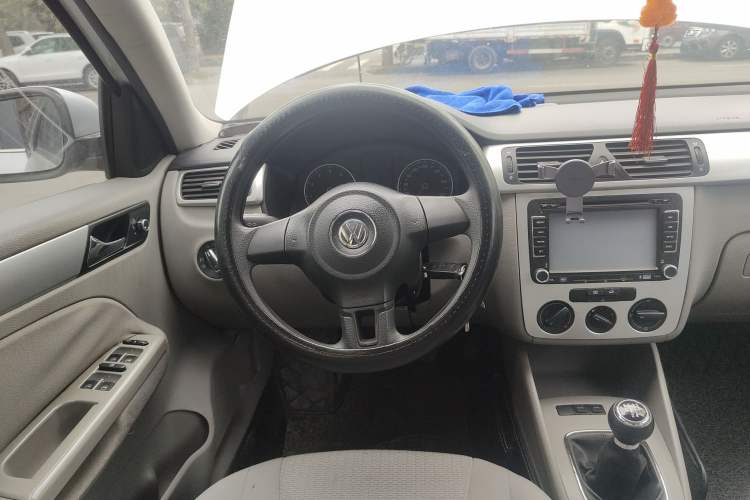 Used Volkswagen Bora 2011 1.6L Manual Fashion Edition Steering Wheel