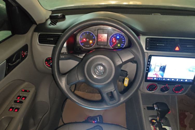 Used Volkswagen Bora 2011 1.6L Automatic Fashion Edition Steering Wheel
