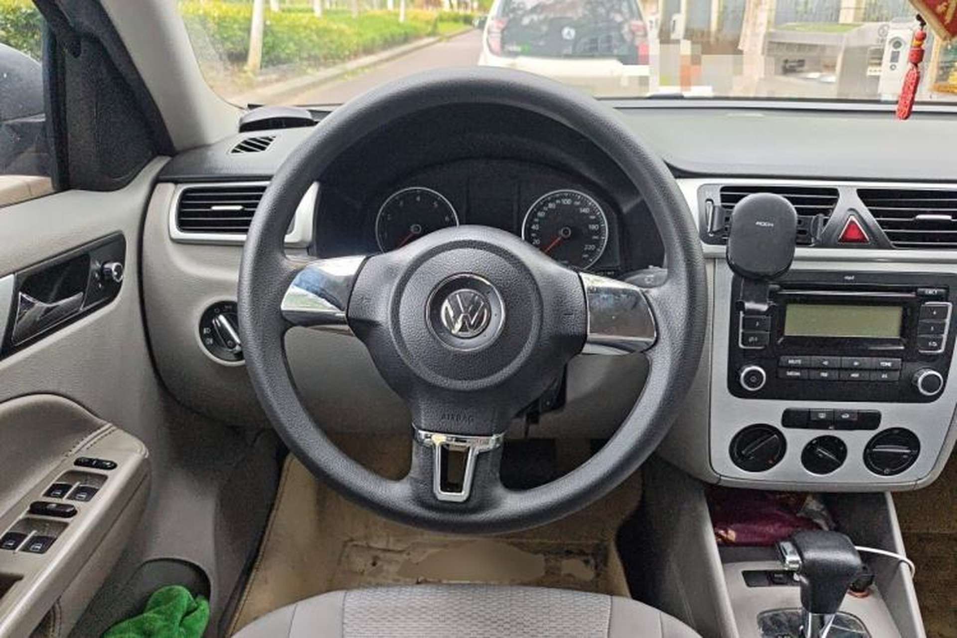 Used Volkswagen Bora 2011 1.6L Automatic Fashion Edition Steering Wheel