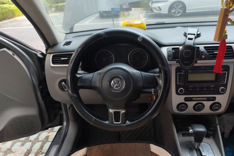 Used Volkswagen Bora 2011 1.6L Automatic Luxury Model Steering Wheel