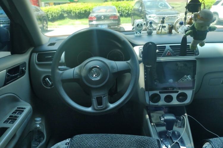 Used Volkswagen Bora 2011 1.6L Automatic Fashion Edition Steering Wheel