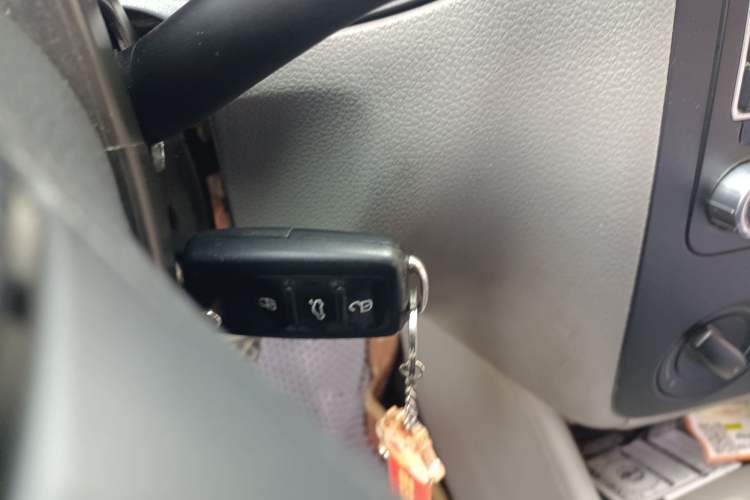 Used Volkswagen Bora 2011 1.6L Manual Fashion Edition Vehicle Key