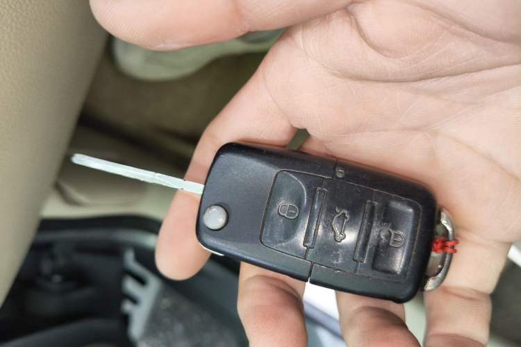 Used Volkswagen Bora 2011 1.6L Automatic Fashion Edition Vehicle Key