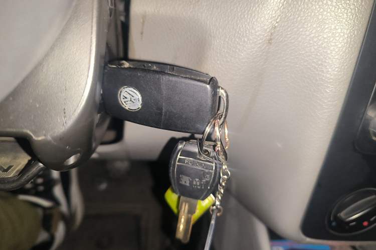 Used Volkswagen Bora 2011 1.6L Manual Fashion Edition Vehicle Key