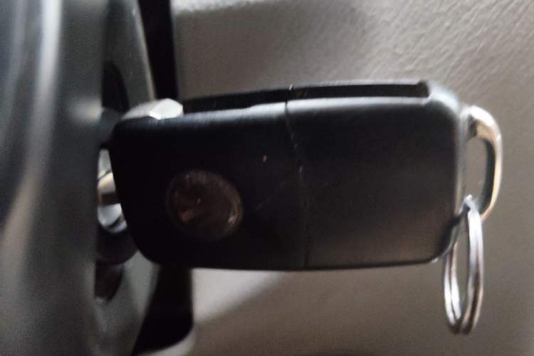 Used Volkswagen Bora 2011 1.6L Manual Fashion Edition Vehicle Key