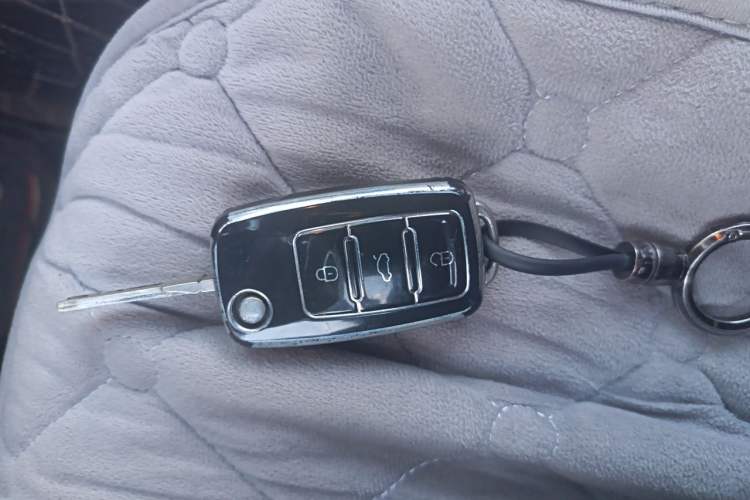Used Volkswagen Bora 2011 1.6L Manual Fashion Edition Vehicle Key