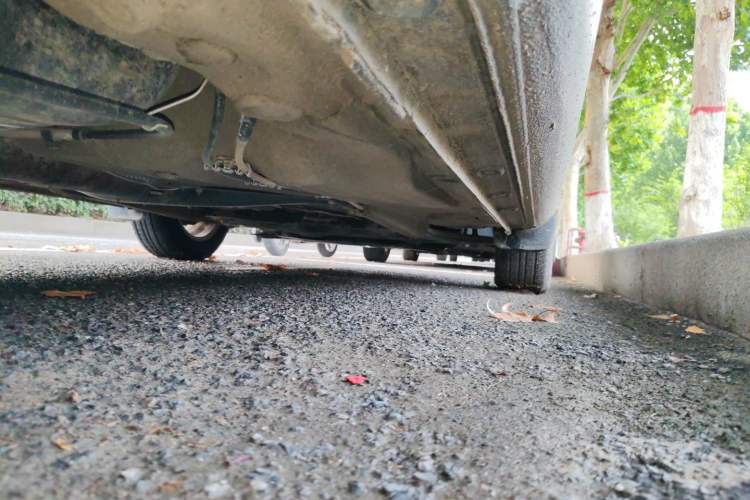Used Volkswagen Bora 2011 1.6L Manual Comfort Version Chassis Rear Right